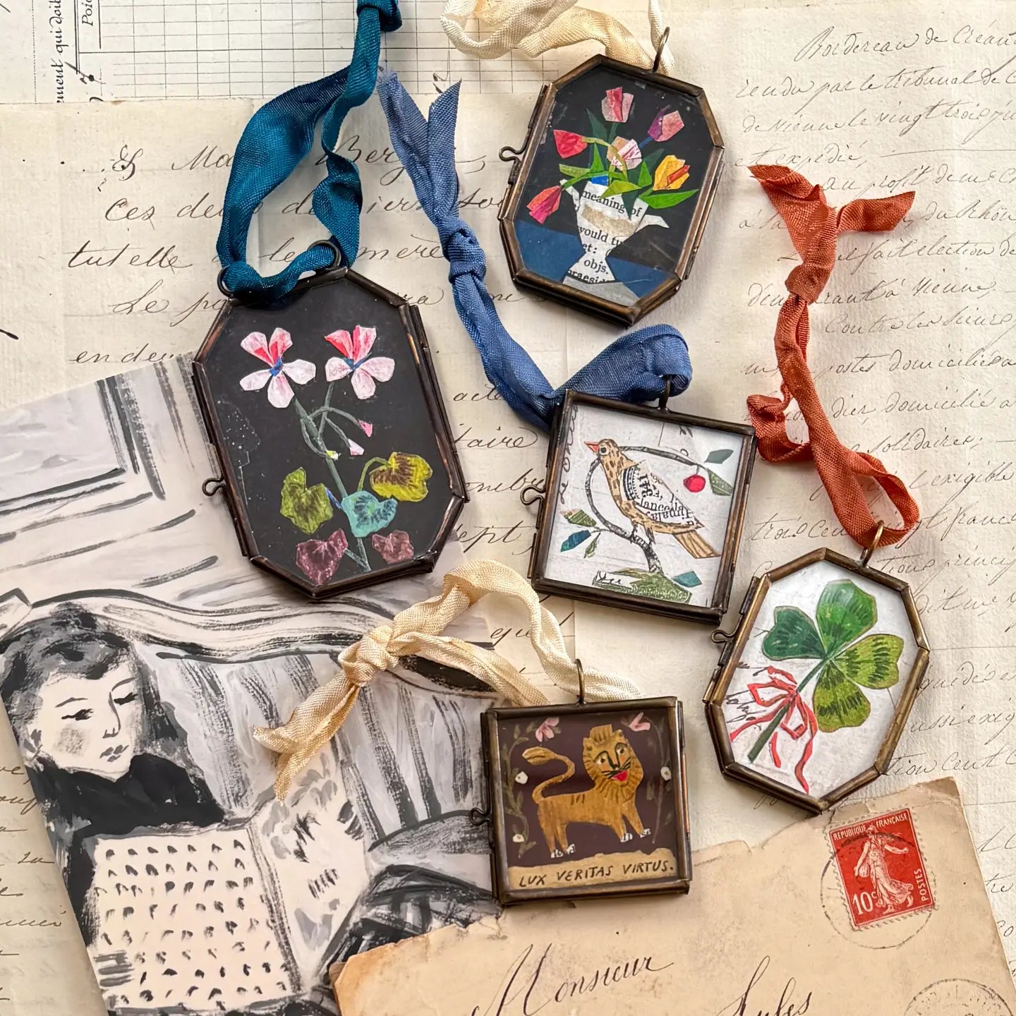 Hanging Locket - Tulips En Trophe