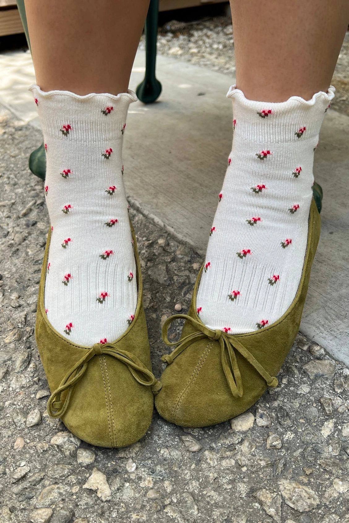Petal Ruffled Hugger Socks