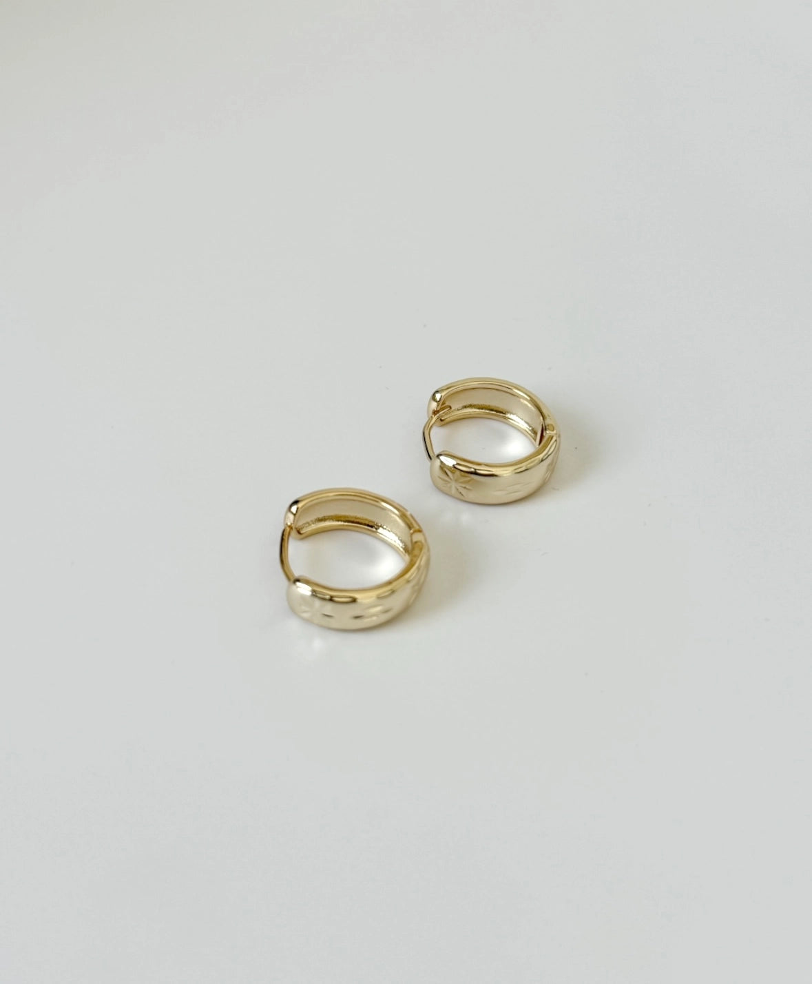 Avery Etched Hoops