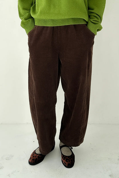 Soft Corduroy Arc Pants | Brown
