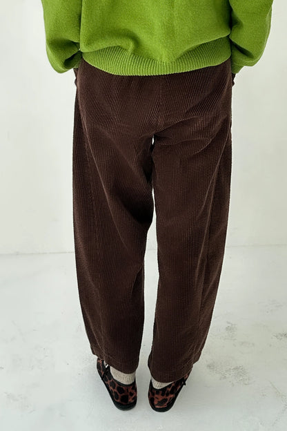 Soft Corduroy Arc Pants | Brown
