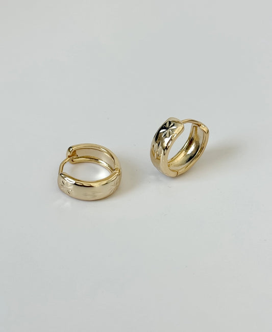 Avery Etched Hoops