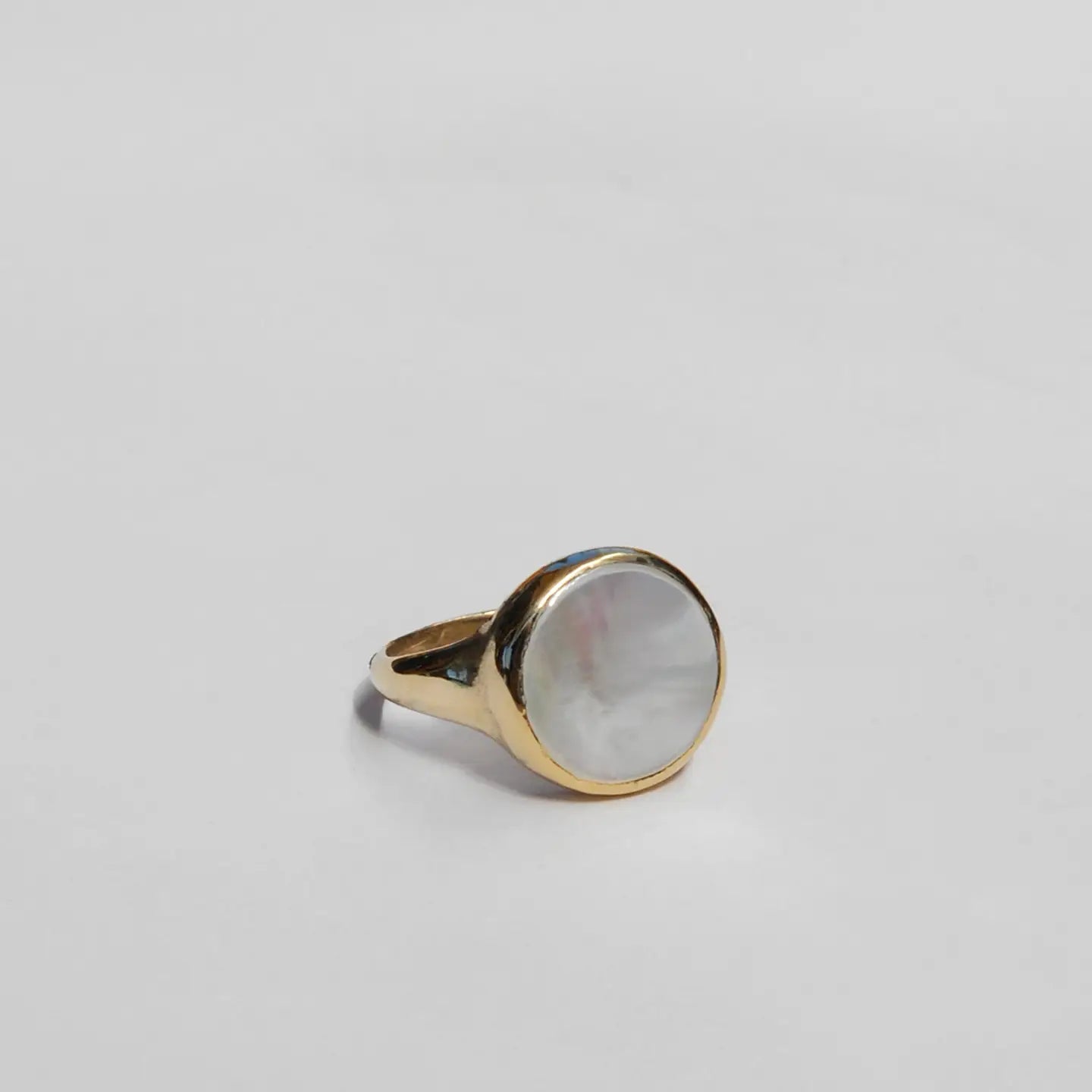 Lacuna Ring - Mother of Pearl