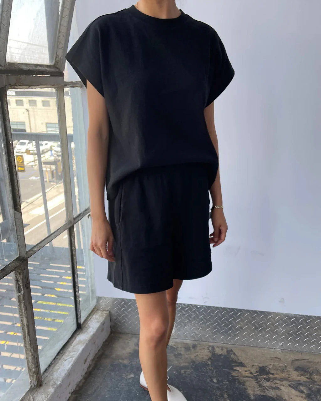 Jeanne Tee - Black
